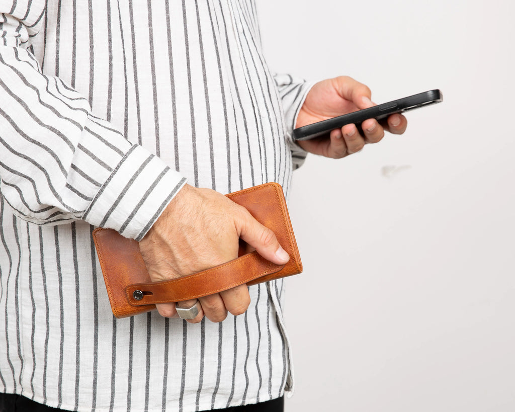 Aura Leather Wallet