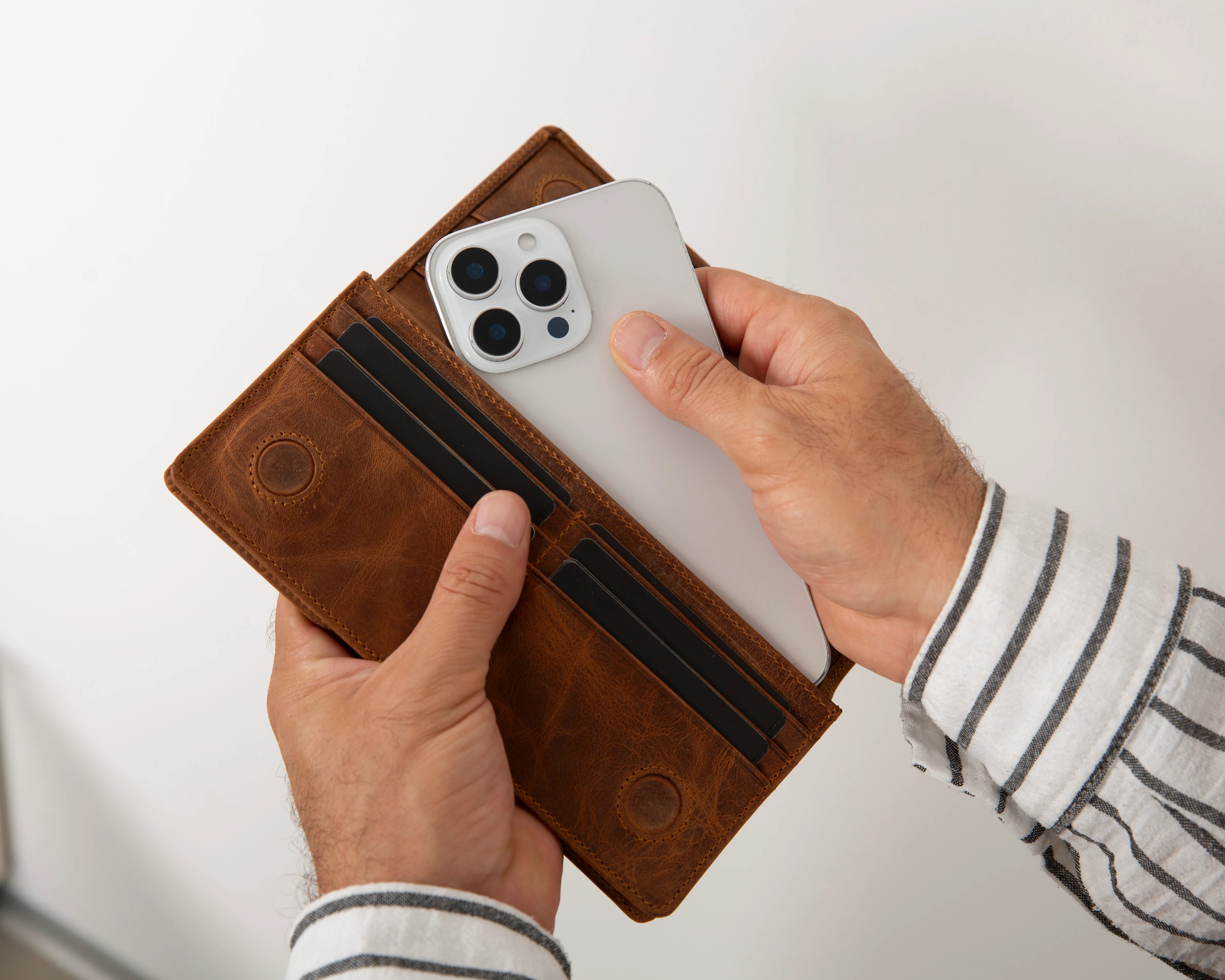 Aura Leather Wallet